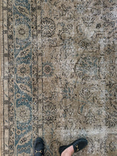Load image into Gallery viewer, Vintage Isparta 7’7” x 10’7”
