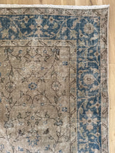 Load image into Gallery viewer, Vintage Turkish 4’10” x 12’11”
