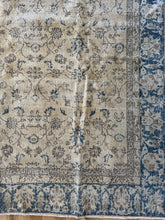 Load image into Gallery viewer, Vintage Turkish 7’11” x 11’1”
