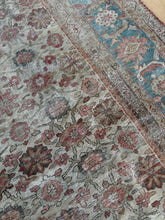 Load image into Gallery viewer, Antique Mahal 10’ x 13’8”

