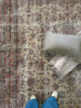 Load image into Gallery viewer, Vintage Turkish 8’ x 11’11”
