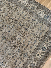 Load image into Gallery viewer, Vintage Turkish 8’1” x 11’5”
