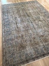 Load image into Gallery viewer, Vintage Isparta 7’7” x 10’7”
