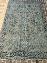 Load image into Gallery viewer, Antique Mahal 4’4” x 6’7”

