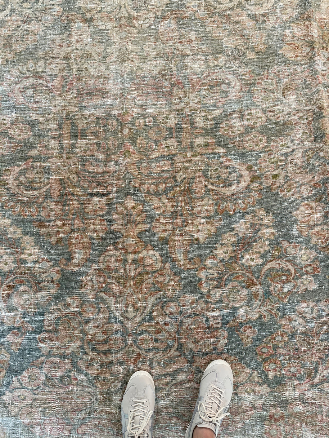 Antique Mahal 8’ x 13’7”