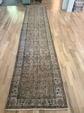 Load image into Gallery viewer, Vintage Turkish 2’11” x 13’2”
