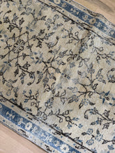Load image into Gallery viewer, Vintage Turkish 2’8” x 5’
