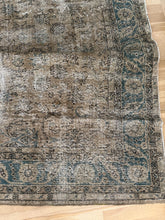Load image into Gallery viewer, Vintage Isparta 7’7” x 10’7”

