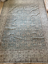 Load image into Gallery viewer, Vintage Doroksh 9’6” x 13’7”

