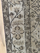 Load image into Gallery viewer, Vintage Turkish 2’11” x 13’2”
