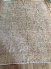 Load image into Gallery viewer, Vintage Turkish 6’6” x 8’10”
