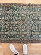 Load image into Gallery viewer, Antique Malayer 2’11” x 10’
