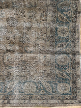 Load image into Gallery viewer, Vintage Isparta 7’7” x 10’7”
