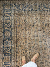 Load image into Gallery viewer, Vintage Turkish 9’4” x 12’10”
