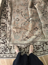 Load image into Gallery viewer, Antique Mahal 7’3” x 10’9”
