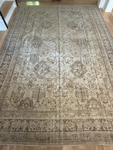 Load image into Gallery viewer, Antique Mahal 9’2” x 13’
