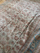 Load image into Gallery viewer, Antique Mahal 10’ x 13’8”
