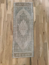 Load image into Gallery viewer, Vintage Turkish 1’6” x 4’10”
