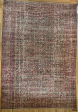 Load image into Gallery viewer, Vintage Turkish 8’8” x 12’1”
