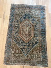 Load image into Gallery viewer, Antique Malayer 3’2” x 5’
