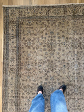 Load image into Gallery viewer, Vintage Turkish 7’9” x 10’5”
