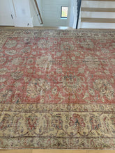 Load image into Gallery viewer, Vintage Turkish 8’10” x 11’
