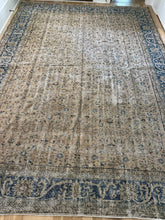 Load image into Gallery viewer, Vintage Turkish 9’4” x 12’10”
