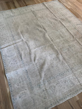 Load image into Gallery viewer, Vintage Turkish 6’9” x 8’4”
