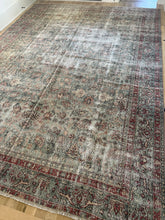 Load image into Gallery viewer, Vintage Turkish 9’3” x 12’8”
