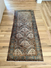 Load image into Gallery viewer, Vintage Lilihan 2’7” x 6’5”
