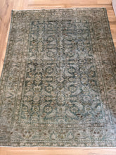 Load image into Gallery viewer, Antique Malayer 5’3” x 6’7”
