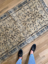 Load image into Gallery viewer, Vintage Turkish 2’8” x 5’
