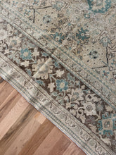 Load image into Gallery viewer, Vintage Mahal 8’7” x 11’6”
