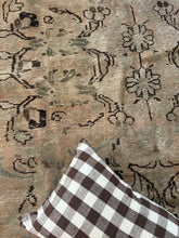 Load image into Gallery viewer, Antique Mahal 7’3” x 10’9”
