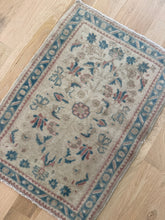 Load image into Gallery viewer, Vintage Oushak 1’10” x 2’7”
