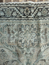 Load image into Gallery viewer, Antique Mahal 4’4” x 6’7”
