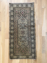 Load image into Gallery viewer, Vintage Mini Rug 1’11” x 4’1”
