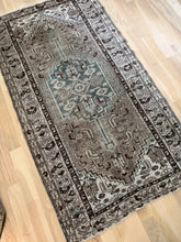 Load image into Gallery viewer, Antique Malayer 3’3” x 5’10”
