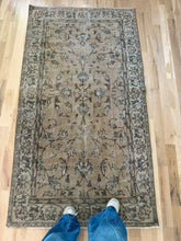 Load image into Gallery viewer, Vintage Turkish 3’8” x 6’11”
