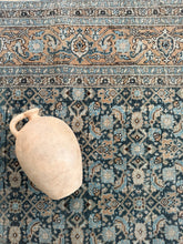 Load image into Gallery viewer, Vintage Tabriz 6’11” x 9’10”

