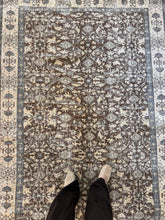 Load image into Gallery viewer, Vintage Turkish 5’3” x 8’6”
