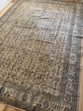 Load image into Gallery viewer, Vintage Turkish 8’1” x 11’5”
