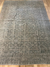 Load image into Gallery viewer, Vintage Tabriz 6’10” x 9’7”
