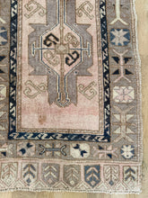 Load image into Gallery viewer, Vintage Turkish 1’10” x 3’1”

