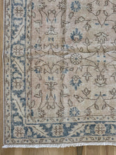 Load image into Gallery viewer, Vintage Turkish 3’10” x 7’
