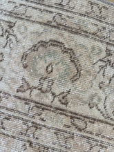 Load image into Gallery viewer, Vintage Turkish 7’ x 10’2”
