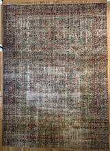 Load image into Gallery viewer, Vintage Turkish 9’3” x 12’8”
