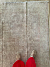 Load image into Gallery viewer, Vintage Turkish 6’6” x 8’10”
