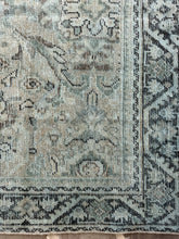 Load image into Gallery viewer, Antique Mahal 4’4” x 6’7”
