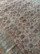 Load image into Gallery viewer, Antique Mahal 10’ x 13’8”
